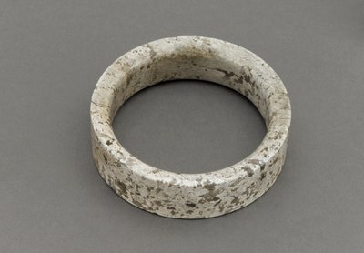 Bracelet (jade) - Shang Dynasty Chinese School