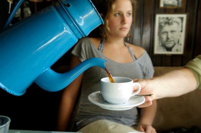 Café servi dans une cafetière danoise antique, Arhus, Danemark, 2022 - Sisse Brimberg