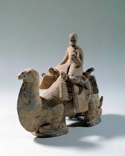 Civilisation sogdienne : chameau et transport de soie. Statue funéraire en terre cuite. Ve ou VIe siècle. Paris, Musée Cernuschi - Sogdian Sogdian