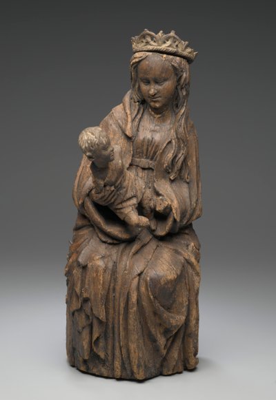 Figure assise de la Vierge tenant l