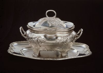 Soupière avec sa soucoupe (argent) - Spanish School