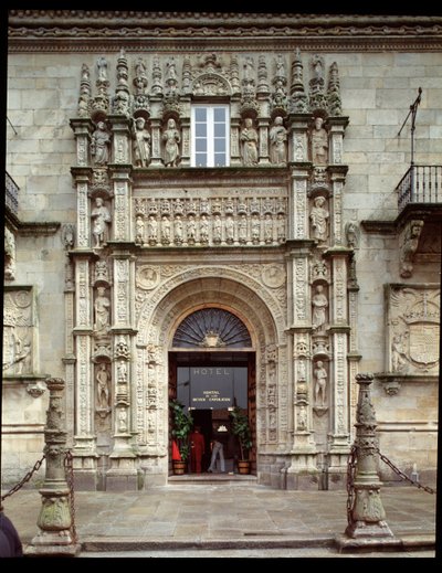 Vue du portail plateresque de l