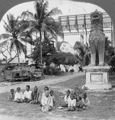 Figure géante couchée de Bouddha, Pegu, Birmanie, 1908 - Stereo Travel Co