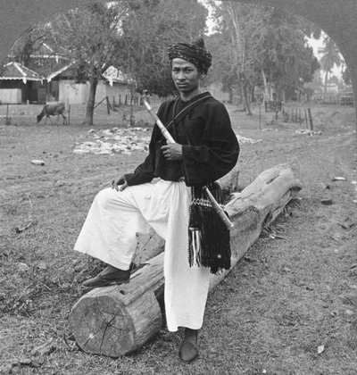 Homme de la tribu Kachin, Haute-Birmanie, 1908 - Stereo Travel Co