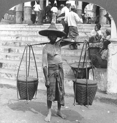 Le porteur très utilisé de Birmanie, Rangoon - Stereo Travel Co