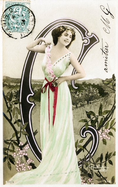 C : Bianca Toledo, artiste, chanteuse et danseuse sévillane de la Belle Époque - Casino de Paris, Folies Bergère, Jardin de Paris - Alphabet en carte postale - Studio Reutlinger
