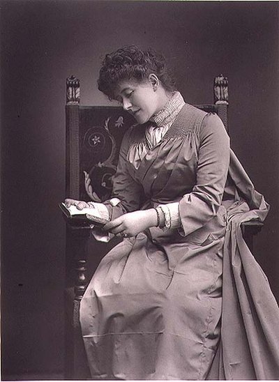 Ellen Terry (1847-1928) portrait photographique, milieu des années 1880 - Studio Walery