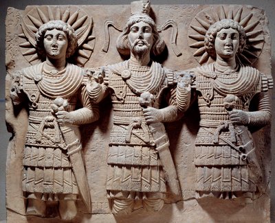 Triade palmyrénienne : Baalshamin, maître du ciel entre le dieu de la lune et le dieu du soleil - Syrian
