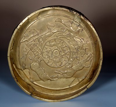 Art oriental : patère de chasse en or, vers 1200 av. J.-C. réalisée en Syrie. Paris, Musée du Louvre - Syrian Syrian