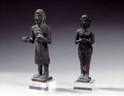 Statuettes de fidèles et déesse en bronze, de Syrie 2300-2000 av. J.-C. Paris, Musée du Louvre - Syrian Syrian