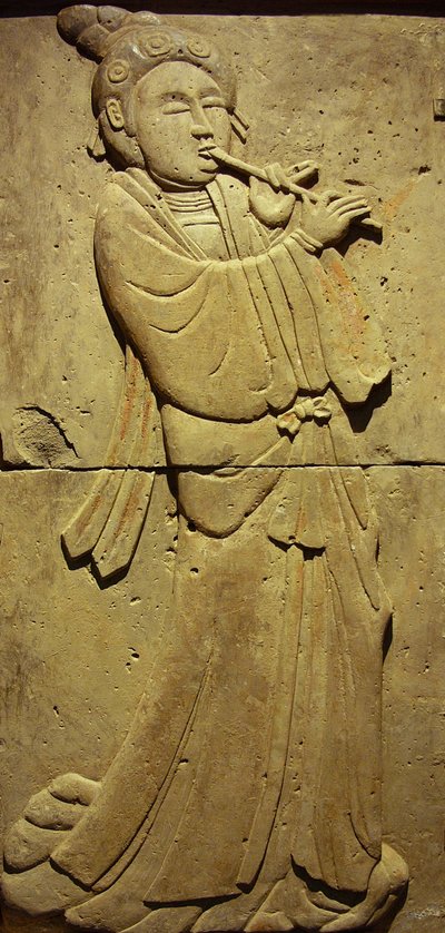 Stèle en terre cuite avec musicien, dynastie Tang (618-907), découverte dans la province de Shaanxi, Musée de la Forêt des Stèles à Xian. Photographie, Leonard de Selva, Chine, 2006 - Tang Dynasty Chinese School