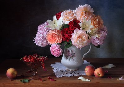 Nature morte florale luxuriante - Tatyana Skorokhod