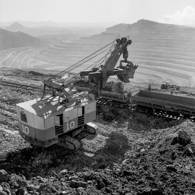 Chargement de minerai de cuivre à la mine de Morenci pour la fonderie Phelps Dodge à Douglas, Arizona - Ted Spiegel
