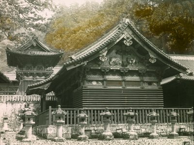 Partie du temple Tosho-Gu appelé Sanjinko à Nikko, vers 1900 - 1915 (photographie) - Teijiro Takagi