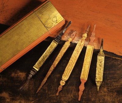 Manuscrits bouddhistes Lanna (feuille de palmier et bois) - Thai School