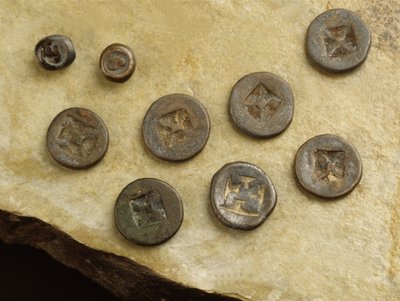 Monnaie avec marques de fleurs et de namo du royaume de Srivijaya - Thai School
