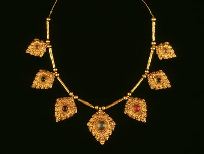 Collier, XVIIe-XVIIIe siècle (or et pierres précieuses) - Thai School