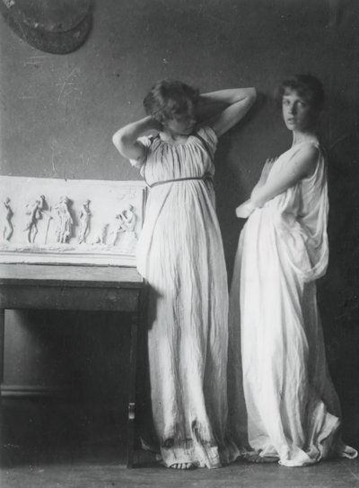 Modèles non identifiés en costumes grecs, vers 1883 - Thomas Eakins