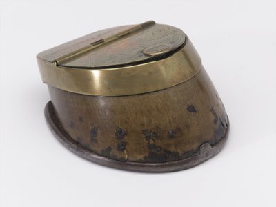 Encrier en sabot de cheval appartenant au Capitaine William Tyrwhitt Drake, Royal Horse Guards, vers 1829 - Thomas Lee