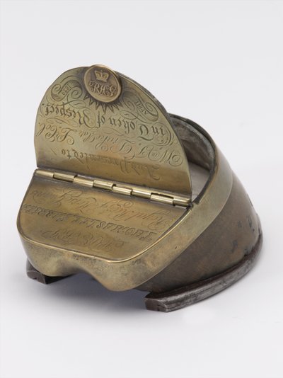 Encrier en sabot de cheval appartenant au Capitaine William Tyrwhitt Drake, Royal Horse Guards, vers 1829 - Thomas Lee