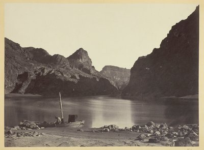 Black Cañon, fleuve Colorado, depuis le camp 8, en regardant vers le haut - Timothy O