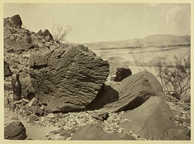 Rocher sculpté par la dérive du sable, en dessous de Fortification Rock, Arizona - Timothy O
