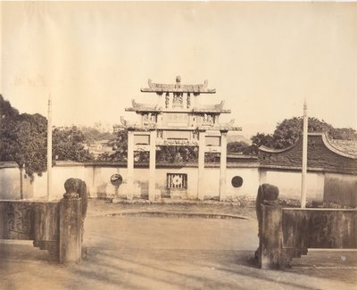 Arc de triomphe, Foochow, vers 1869 - Tung Hing.