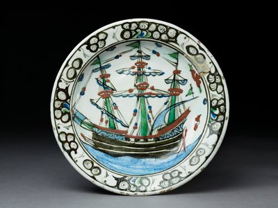 Plat en pâte de pierre avec décoration sous glaçure, Iznik, vers 1620-30 - Turkish School