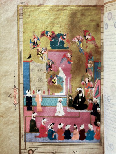 Le prophète Muhammad (570-632) (visage couvert) lors du Mirac, son ascension au septième ciel. Miniature du manuscrit « Zubdat al-Tawarikh » par l