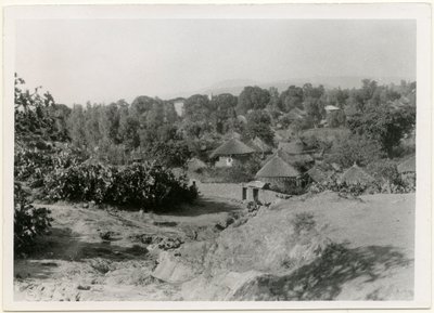 Village éthiopien aux maisons circulaires à toit de chaume, Axum, Éthiopie, photographie d