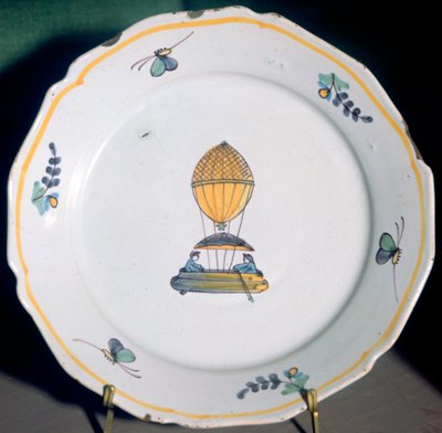 Une assiette en faïence française représentant le voyage en ballon de Jean-Pierre Blanchard - Unbekannt