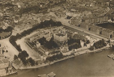 Vue de sa forteresse inimaginée par Guillaume le Conquérant : La Tour vue du ciel, vers 1935 - Unbekannt