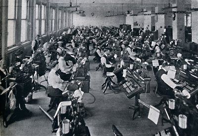Vue de la plus grande batterie de machines à composer au monde, 1916 - Unbekannt