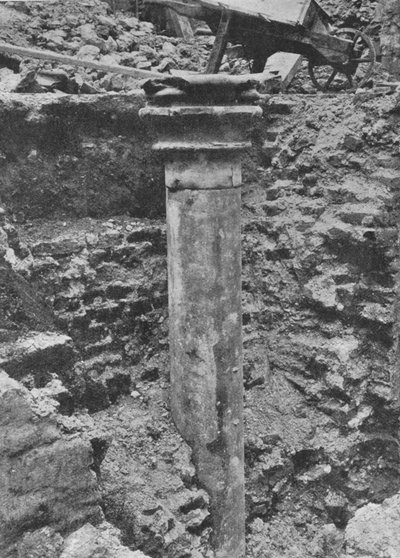 Une colonne de la salle du prieuré de Blackfriars, Londres, 1906 - Unbekannt