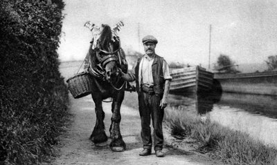 Un cheval tirant une péniche - Unbekannt