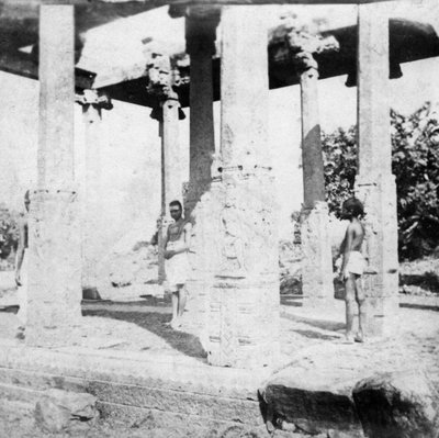 Un temple en ruine près de Madras, Inde, 1874 - Unbekannt