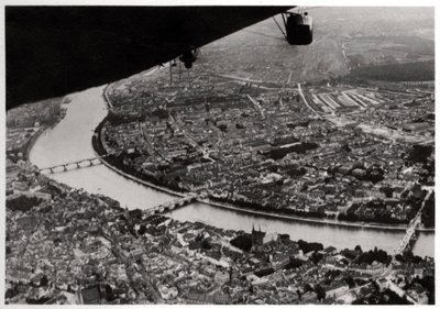 Vue aérienne de Bâle, Suisse, depuis un Zeppelin, 1928-1933 - Unbekannt