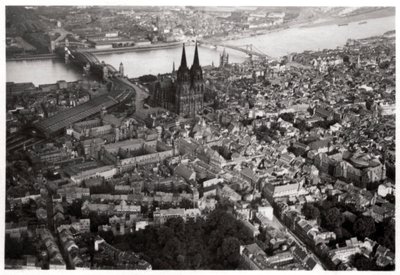 Vue aérienne de Cologne, Rhénanie-du-Nord-Westphalie, Allemagne, depuis un Zeppelin, vers 1931 1933 - Unbekannt