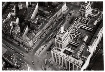 Vue aérienne de Hermannplatz, Berlin Neukoelln, Allemagne, depuis un Zeppelin, vers 1931-1933 - Unbekannt