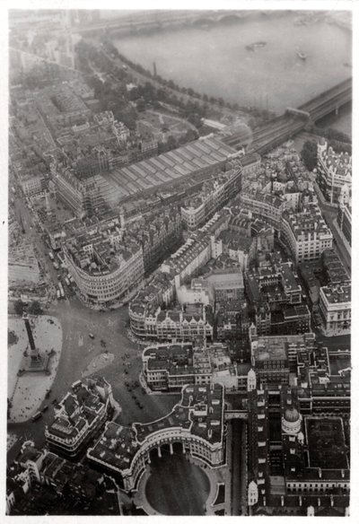 Vue aérienne de Trafalgar Square, Londres, depuis un Zeppelin, 1931 - Unbekannt