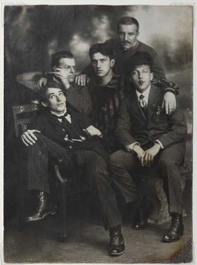 Aleksei Kruchenykh, David Burliuk, Vladimir Maïakovski, Nikolaï Burliuk et Benedikt Livshits, 1913 - Unbekannt