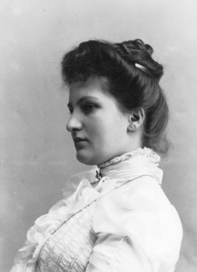 Alma Schindler, mondaine et compositrice autrichienne, vers 1900 - Unbekannt