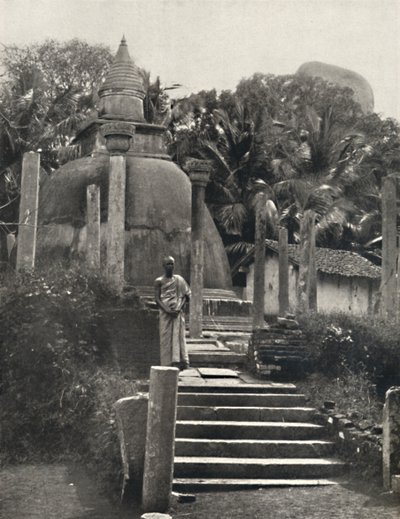 Ambatthala Dagoba à Mihintale, Ruhestatte der Reliquien des Mahinda, erbaut 275 v. Chr. - Unbekannt