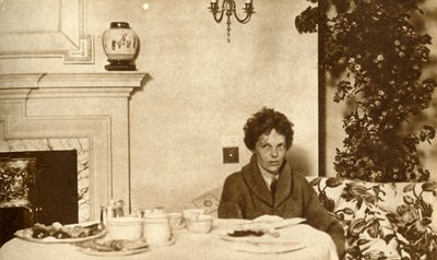 Amelia Earhart - Unbekannt