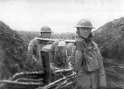 Troupes américaines au front distribuant de la soupe à leurs camarades, 1917-1918 - Unbekannt