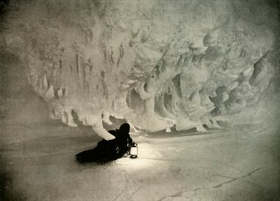 Une grotte de glace en hiver, c1908, 1909 - Unbekannt