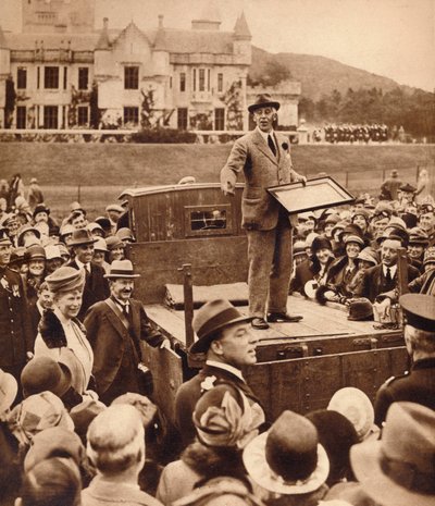 Une vente aux enchères pour la charité à Balmoral, années 1930 - Unbekannt