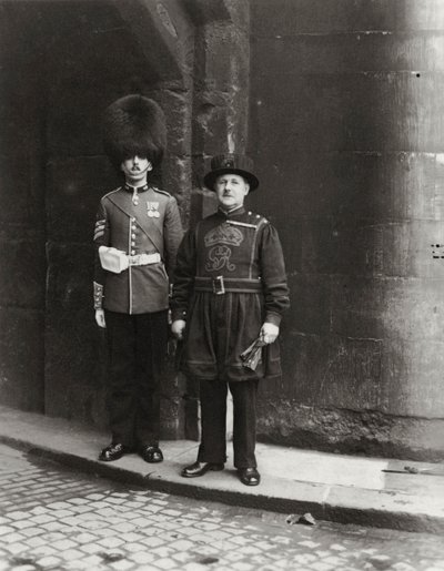 Ancien et moderne à la Tour de Londres, 20ème siècle - Unbekannt