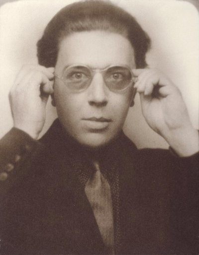 André Breton avec des lunettes - Unbekannt