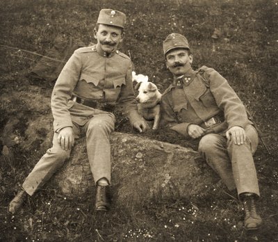 Soldats autrichiens avec un chien - Unbekannt